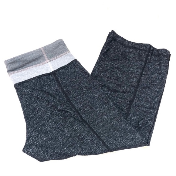 Lululemon Groove Crop in Heathered Gray 6 - Picture 1 of 5